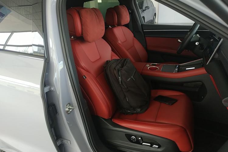 Used Hima AITO M5 2025 Extended-Range Ultra All-Wheel-Drive Version Right Front Seat