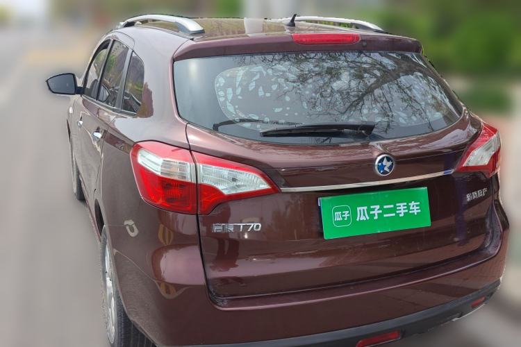 Used Venucia T70 2016 1.6L Manual Ruixing Edition Rear Left 45 Deg