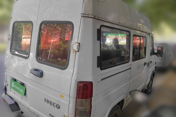 Used Iveco Daily 2017 2.5T A35 Passenger Van 5-7 Seats Model 47Z5 Rear Right 45 Deg