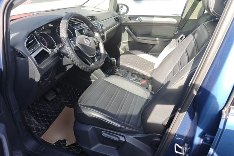 Used Volkswagen Touran 2016 Volkswagen Touran L 280TSI DSG Comfort Edition Left Front Seat