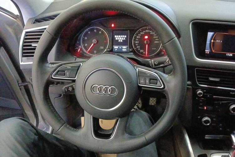 Used Audi Q5 2018 Collector's Edition 40 TFSI Technology Model
