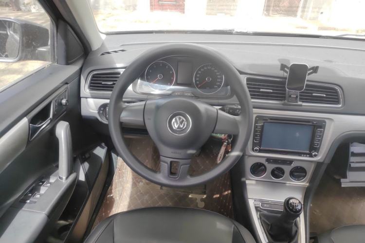 Used Volkswagen Lavida 2013 Restyled Classic 1.6L Manual Comfort Edition
