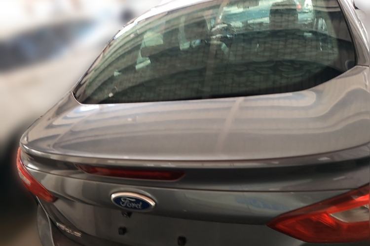 Used Ford Focus 2012 Sedan 1.6L Automatic Fashion Edition
