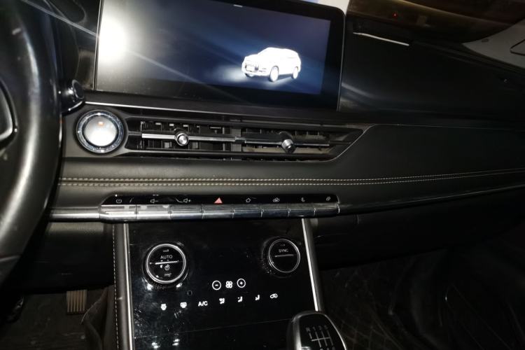 Used Chery Tiggo 8 2020 1.5 TCI Manual Special Edition 7-Seater Center Console