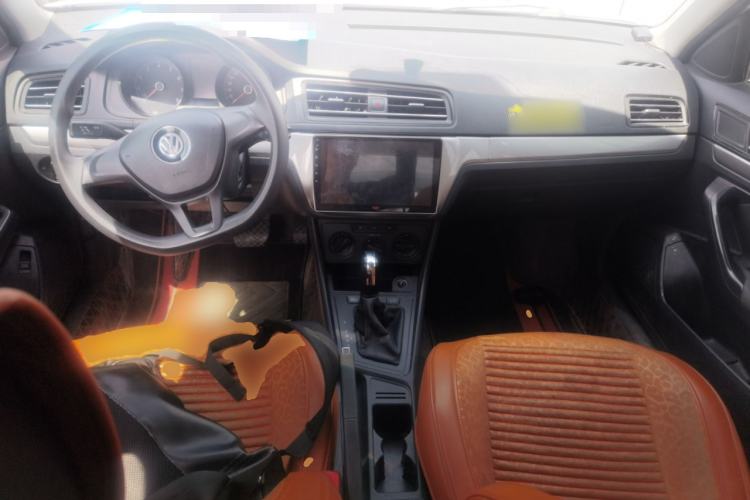 Used Volkswagen Lavida 2019 Lavida Start 1.5L Automatic Trendy Version China VI Standard Center Console