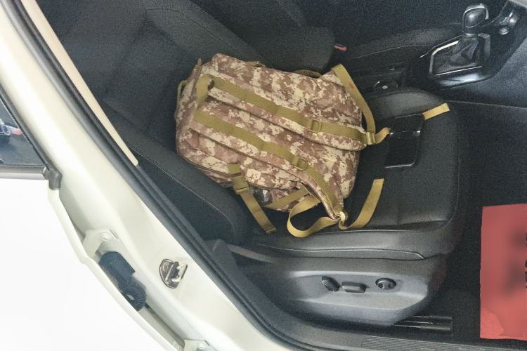 Used Volkswagen T-ROC 2022 280TSI DSG Two-Wheel Drive Comfort PLUS Right Front Seat