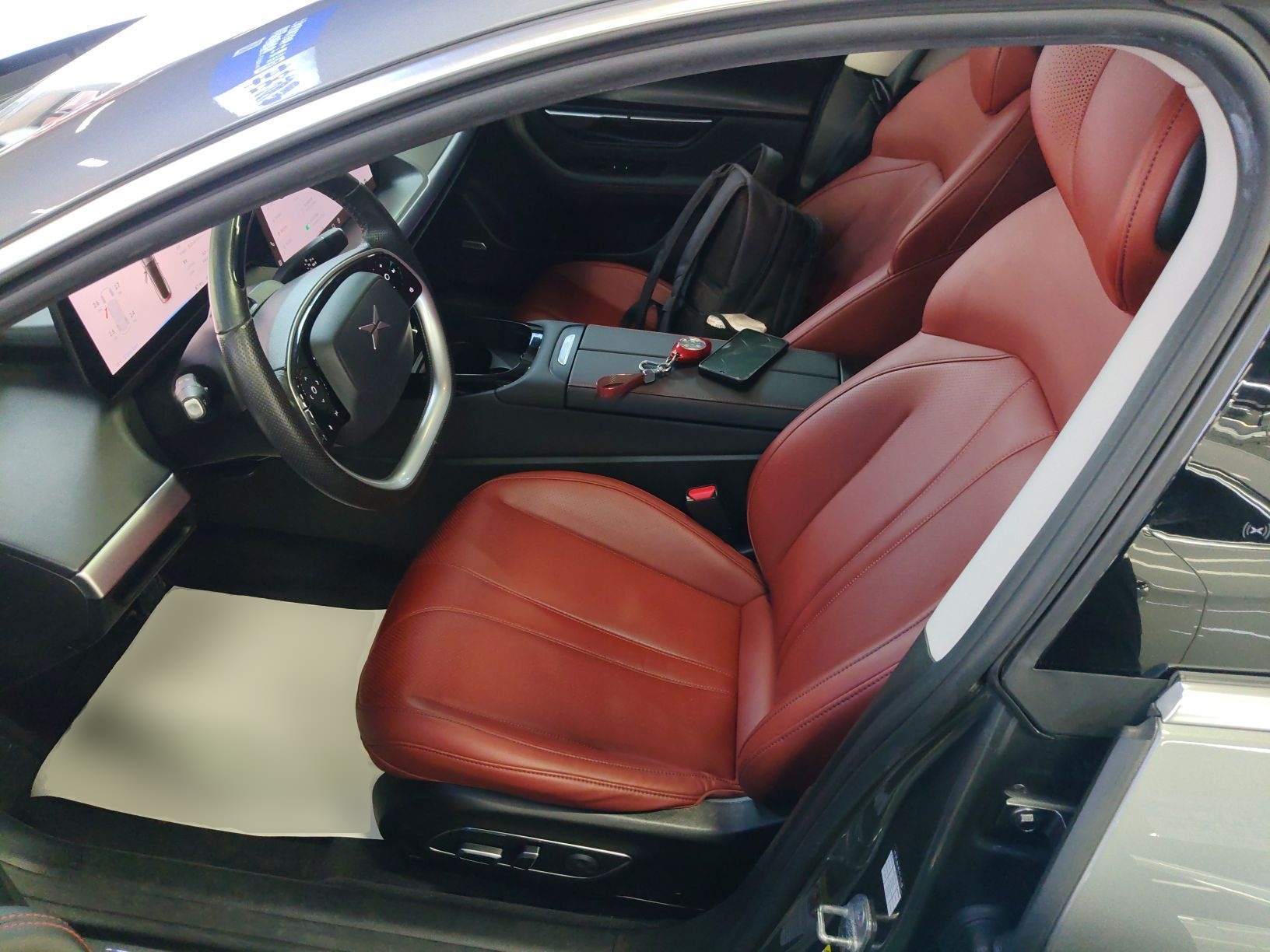 Переднее сиденье в автомобиле