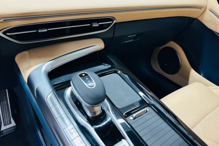 Used VOYAH FREE 2021 Four-Wheel Drive Standard Range-Extended Version Gear Lever