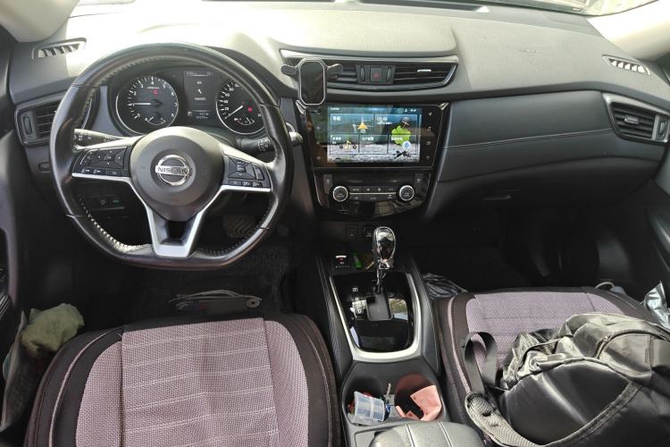 Used Nissan X-Trail 2019 2.0L CVT Smart Connect Comfort Edition 2WD Center Console