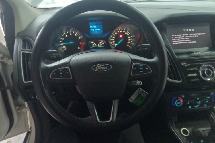 Used Ford Focus 2017 Sedan EcoBoost 125 Automatic Supreme Style SmartDrive Edition
