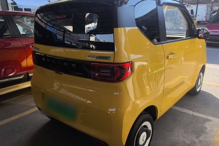 Used Wuling Hongguang MINIEV 2022 Macaron Premium Model – Lithium Iron Phosphate
