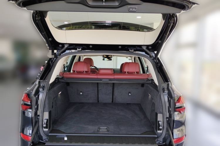 Used BMW X5 2025 Model, xDrive 30Li Prestige M Sport Night Package Trunk