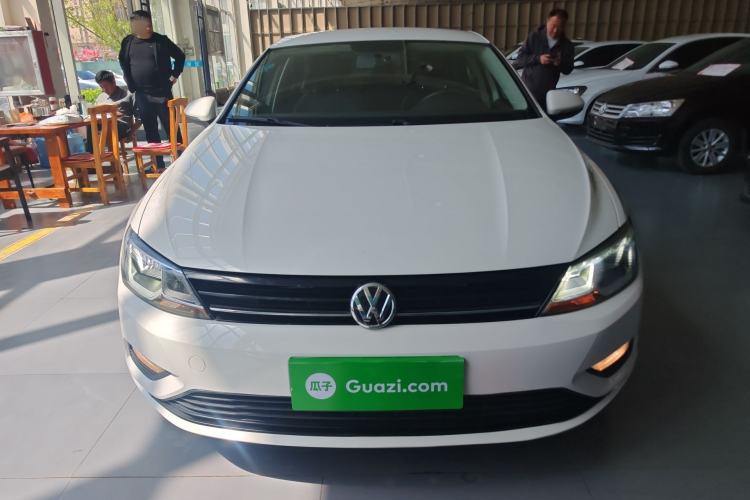 Used Volkswagen Lamando 2015 230TSI DSG Fashion Edition
