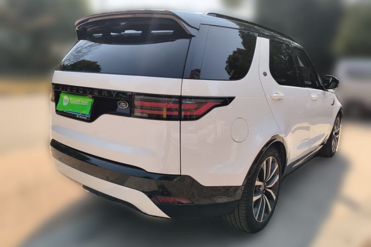 Used Land Rover Discovery 2024 360 PS Dynamic SE Rear Right 45 Deg