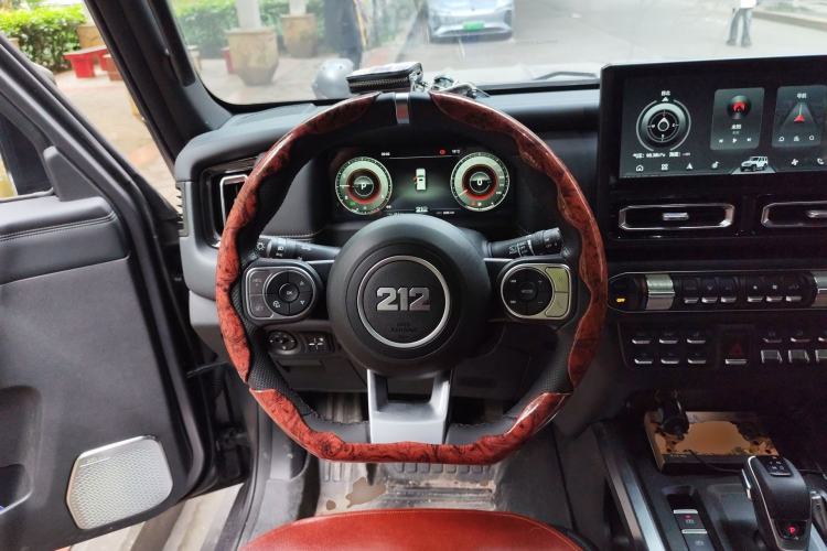 Used 212 T01 2024 2.0T Mechanic