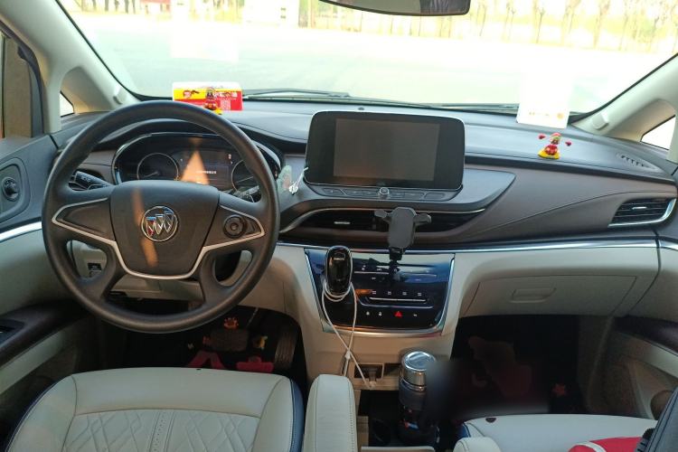 Used Buick GL8 2021 Land Cruiser Executive Class 652T Comfort Model Center Console