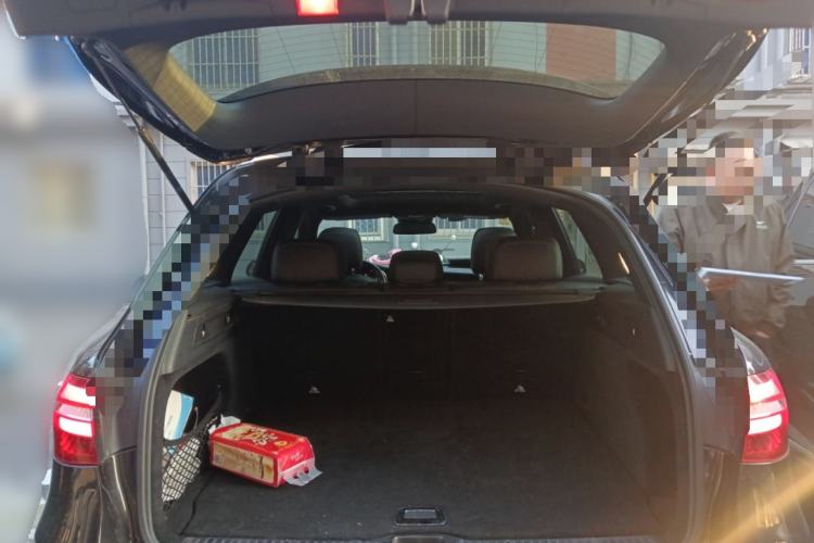 Used Mercedes-Benz GLC 2017 GLC 260 4MATIC Luxury Model
