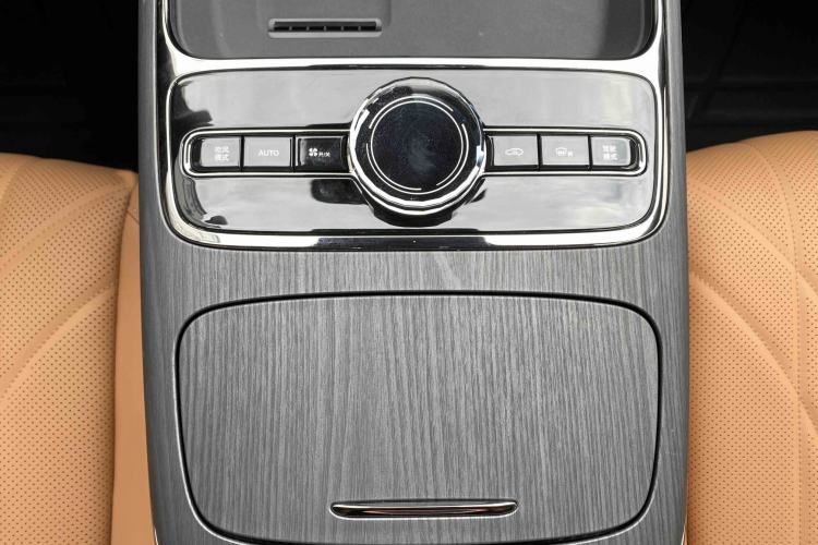 Used Geely Galaxy Galaxy 8 2025 130km EM-i Prestige Edition
