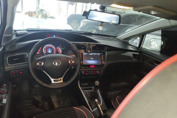 Used Great Wall C50 2014 Upgraded Model 1.5T Manual Comfort Version
