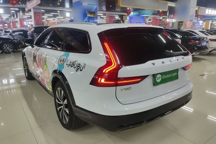 Used Volvo V90 2021 Cross Country B5 AWD Smart Range Edition