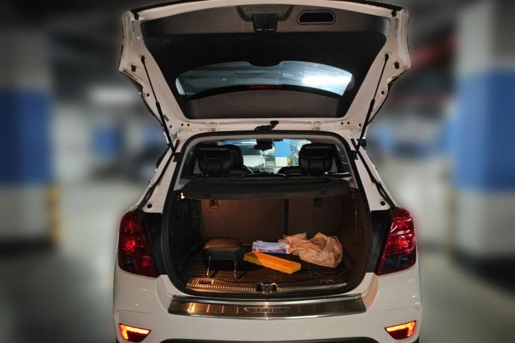 Used Chevrolet Trax 2017 1.4T Automatic Two-Wheel Drive Comfort Version Trunk