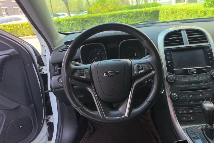 Used Chevrolet Malibu 2013 1.6T Automatic Luxury Edition Steering Wheel