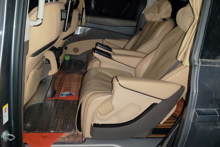 Used Denza D9 2022 DM-i 970 Four-Wheel Drive Prestige Model
