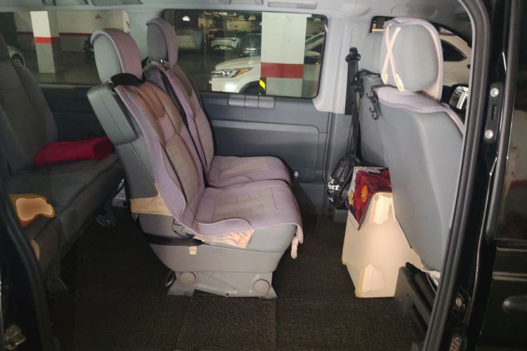 Used Mercedes-Benz Vito 2011 2.5L 7-seater executive version