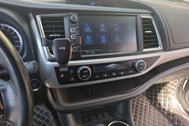 Used Toyota Highlander 2018 2.0T Four-Wheel Drive Luxury Edition 7 Seats China V Emission Standard