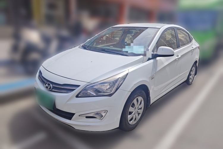 Used Hyundai Verna (older generation) 2014 1.4L Manual Smart GLS Trim