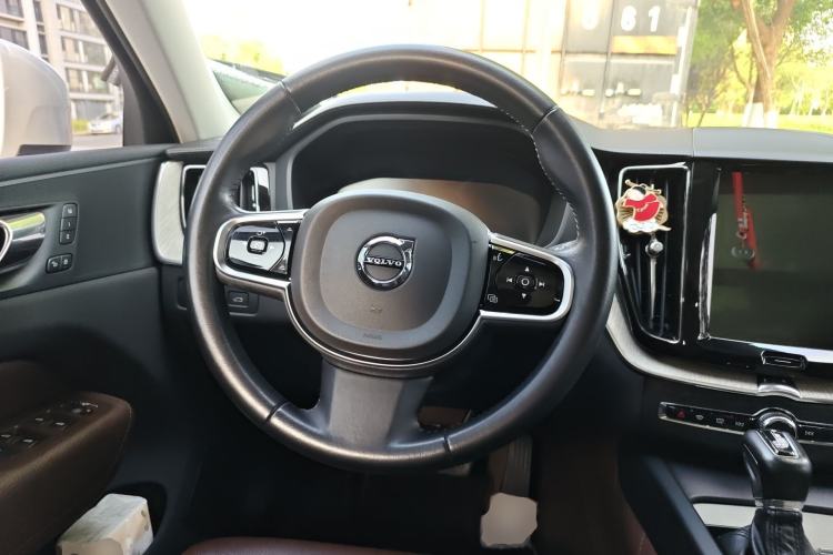 Used Volvo XC60 2020 T5 4x4 Smart Luxury Edition
