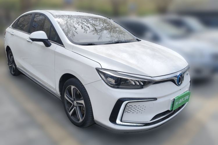 Used BAIC Beijing EU5 2018 R500 Smart Wind Edition Front Right 45 Deg
