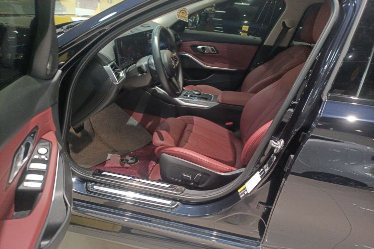 Used BMW i3 2024 eDrive 40 L Midnight Sports Package Left Front Seat