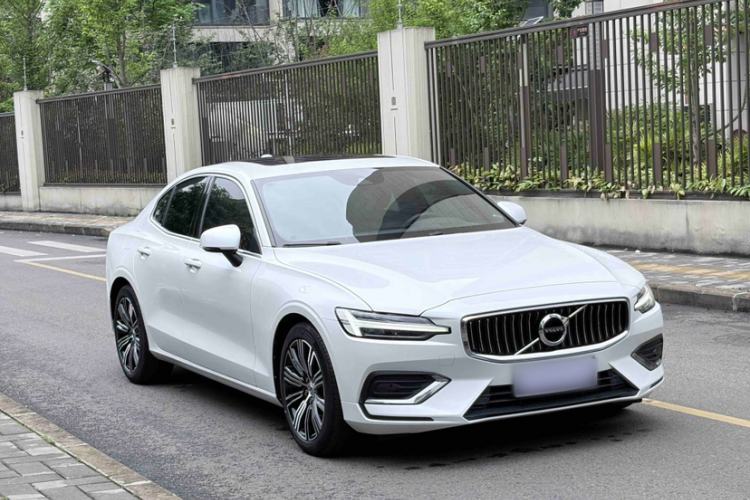 Used Volvo S60 2022 B4 Zhiyuan Luxury Edition Exterior 5