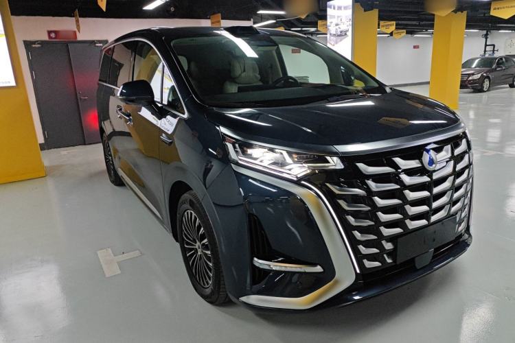 Used Denza D9 2025 DM-i Intelligent Drive 1020 Four-Wheel Drive Flagship Model
