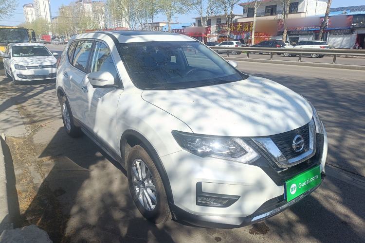 Used Nissan X-Trail 2023 Classic 2.0L Two-Wheel Drive Smart Connect Premium Edition Front Right 45 Deg
