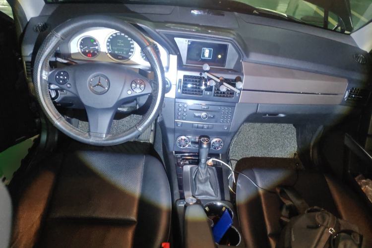 Used Mercedes-Benz GLK-Class 2012 GLK 300 4MATIC Dynamic Edition Center Console