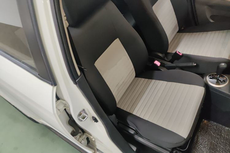 Used Suzuki Swift 2014 1.5L Automatic Fashion Edition Right Front Seat