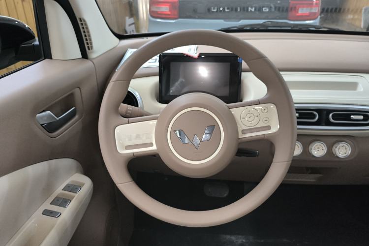 Used Wuling Hongguang MINIEV 2025 Four-Door Version Advanced Edition
