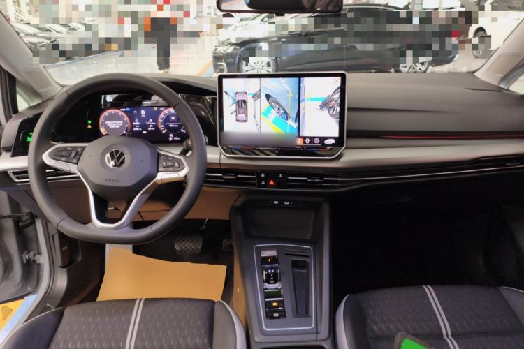 Used Volkswagen Golf 2025 Facelifted 300TSI Pro