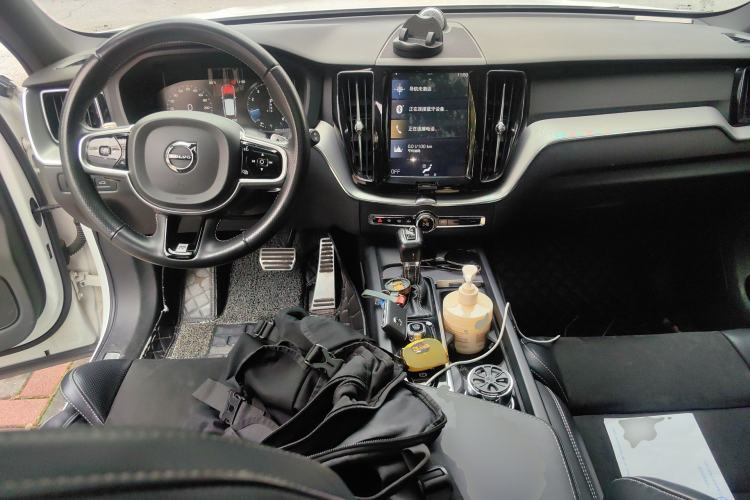 Used Volvo XC60 2018 T5 4x4 Smart & Sporty Edition Center Console