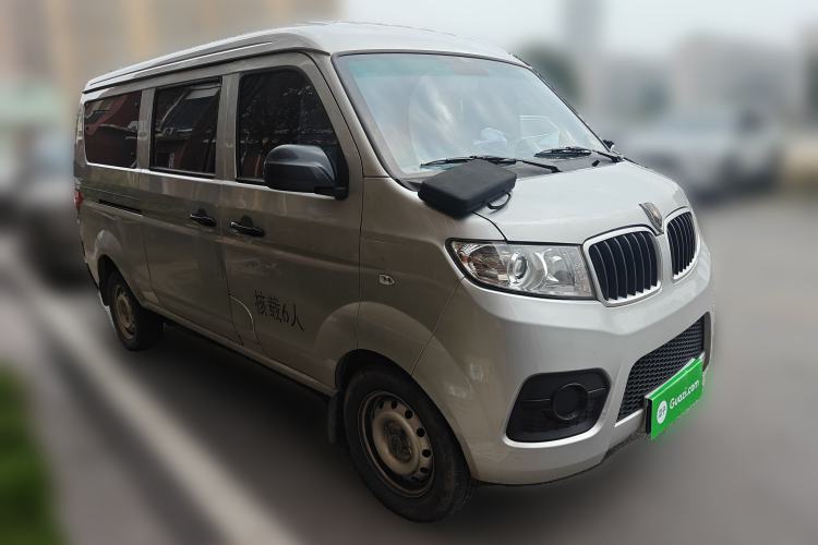 Used Jinbei Hiace X30 2024 1.5L Wealthy-Style Passenger Van 5/6/7 Seater with Front-Mounted Air Conditioning
