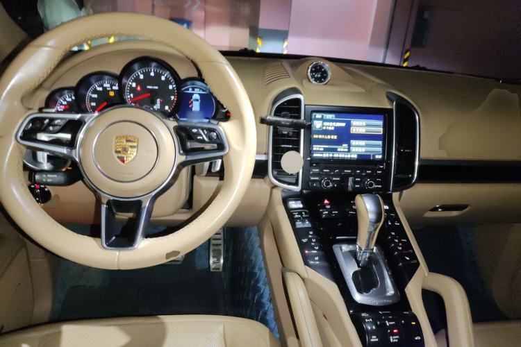 Used Porsche Cayenne 2015 Cayenne 3.0T Center Console