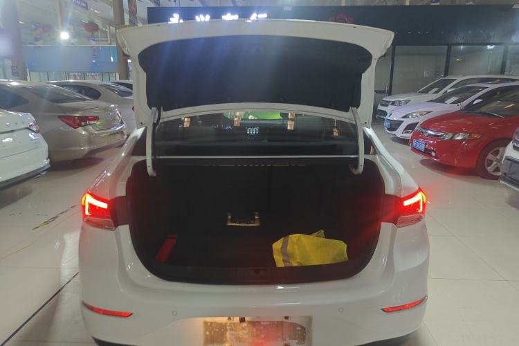 Used Buick GT 2019 15T Dual-Clutch Connected Elite Model China VI Trunk