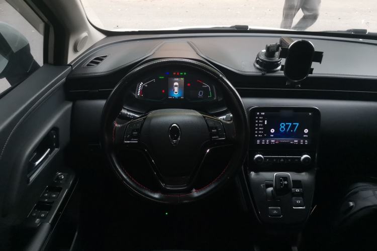 Used ORA iQ 2018 High-Range Version Smart Connectivity Model
