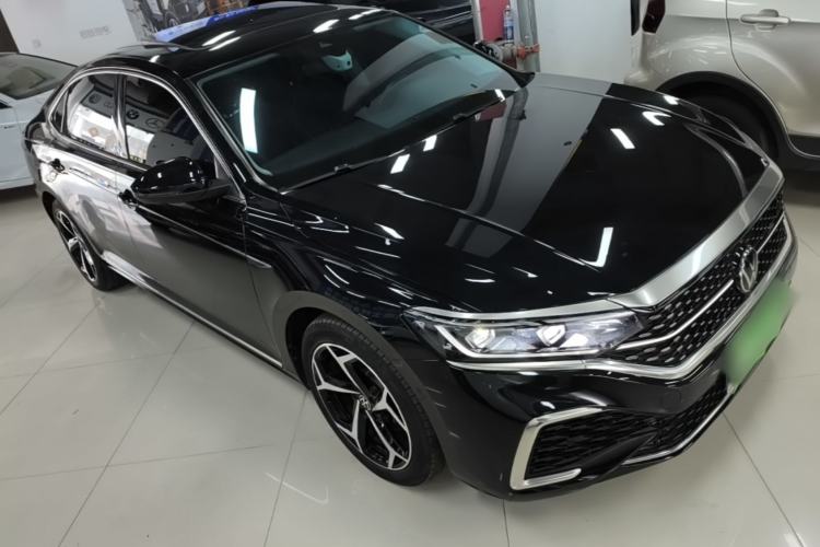 Used Volkswagen Passat 2023 330TSI Starry Luxury Edition
