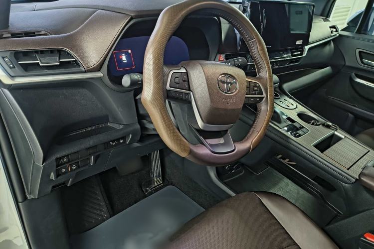 Used Toyota Granvia 2024 2.5L Hybrid Prestige PLUS Four-Wheel Drive Version