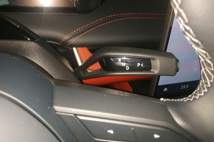 Used Xiaomi Auto SU7 2024 Rear-Drive Long-Range Intelligent Driving Version
