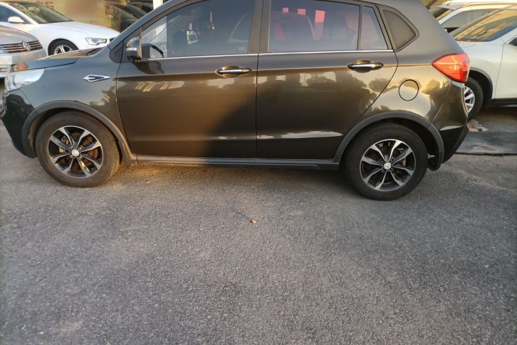 Used FAW Yingzhi G3 2016 G3S 1.5L CVT Luxury Navigation Edition
