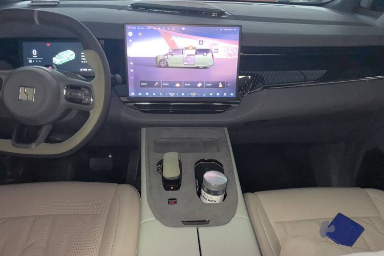 Used Zeekr 009 2024 7-Seater Walk-Through Version Four-Wheel Drive 108 kWh